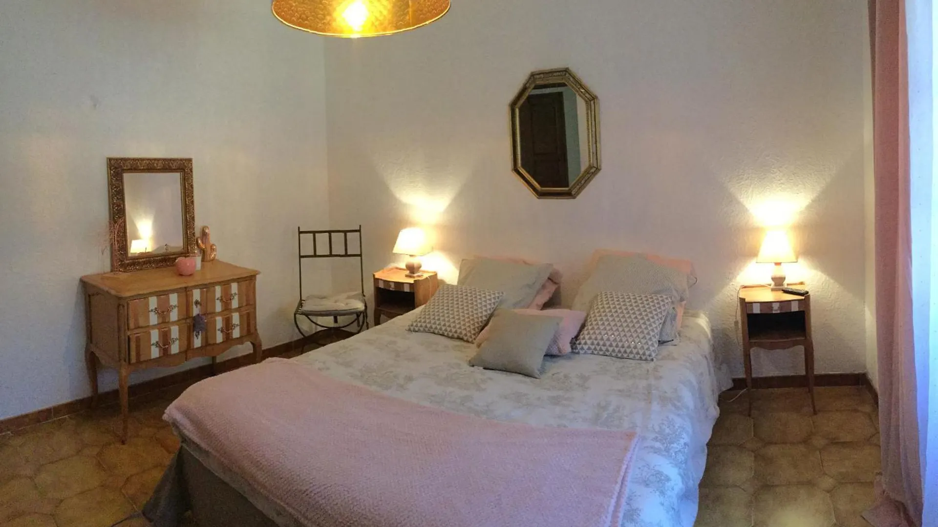 Holiday home Provencal Countryside Mas: Poolside Retreat near Luberon & Alpilles Villa Senas