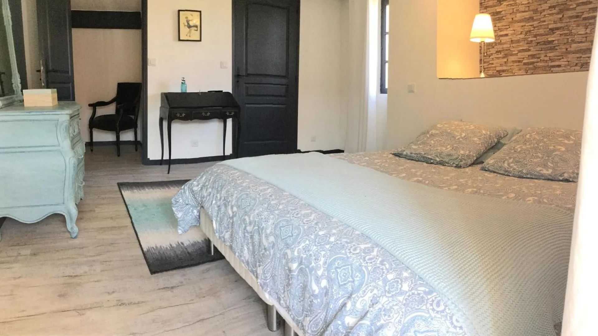 Provencal Countryside Mas: Poolside Retreat near Luberon & Alpilles Villa Senas France