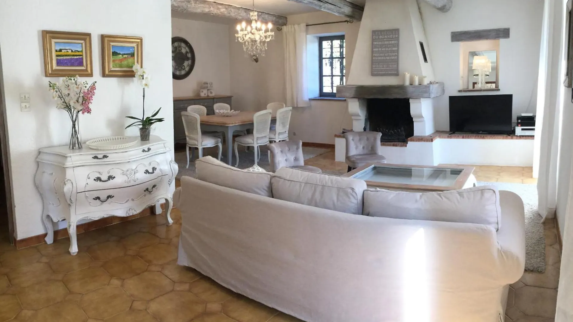 Provencal Countryside Mas: Poolside Retreat near Luberon & Alpilles Villa Senas Holiday home